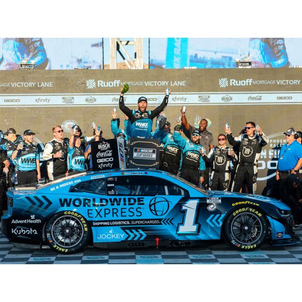 Action Racing Ross Chastain 2023 NASCAR Cup Series Championship Race Winner 1:64 Die-Cast Car
